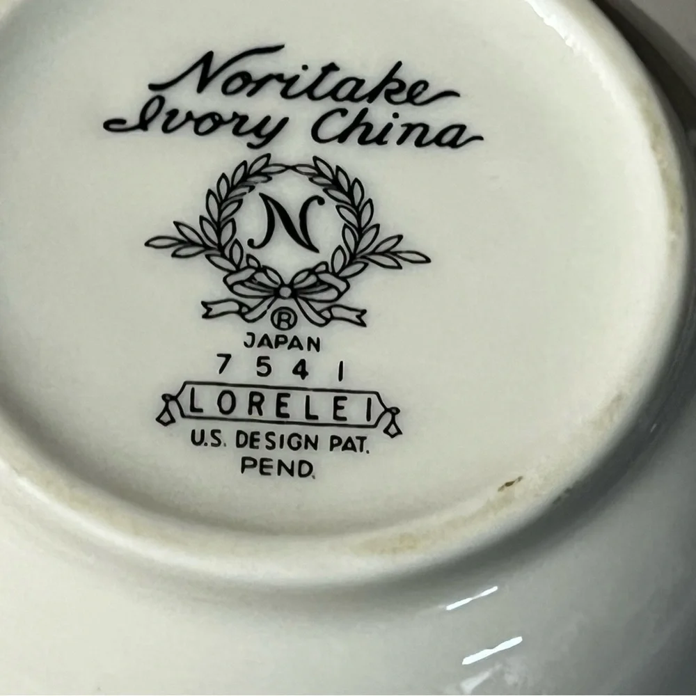 Noritake Fine China Lorelei 7541 Sugar Bowl and Creamer